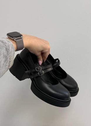 Жіночі туфлі з ремінцями натуральна шкіра чорного кольору 11142