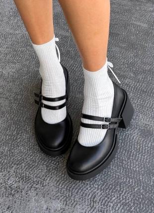 Жіночі туфлі з ремінцями натуральна шкіра чорного кольору 11142