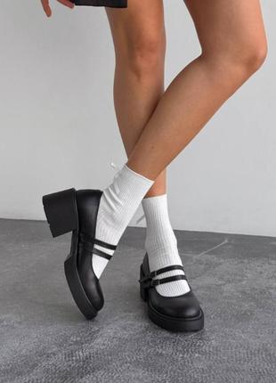 Жіночі туфлі з ремінцями натуральна шкіра чорного кольору 11142