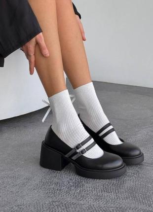 Жіночі туфлі з ремінцями натуральна шкіра чорного кольору 11142