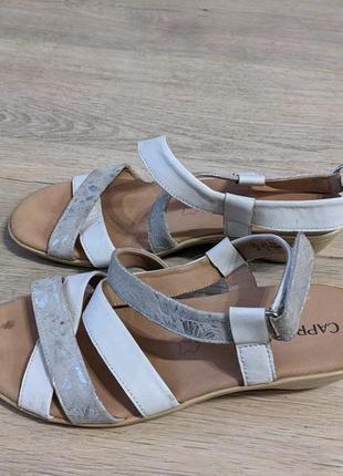 Кожаные босоножки 40-41