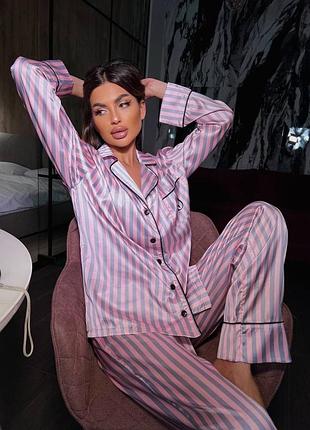 Шелковая пижама в стиле бренда