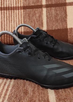 Оригінальне футбольне взуття сороканожки adidas