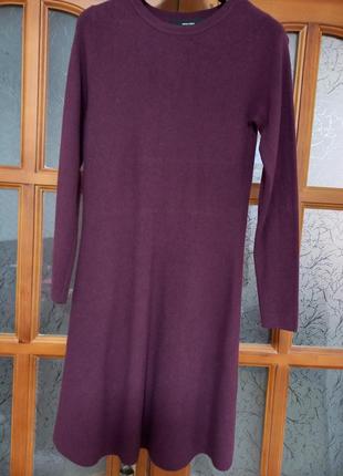 Теплое трикотажное платье.