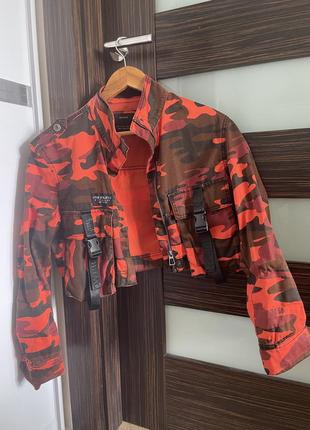 Джинсовая куртка укороченная милитари bershka