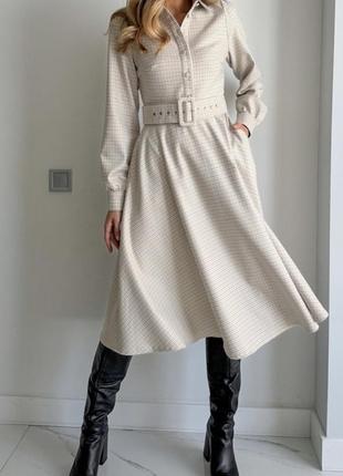 Отличное бежевое платье миди bant