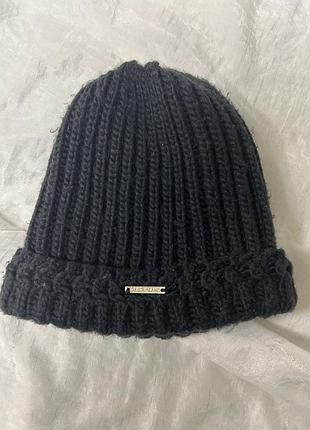 Женская шапка