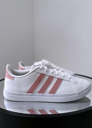 Отличные белоснежные кроссовки adidas neo