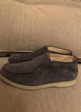 Лофери графітового кольору