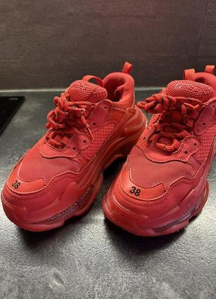 Кроссовки balenciaga triple s red