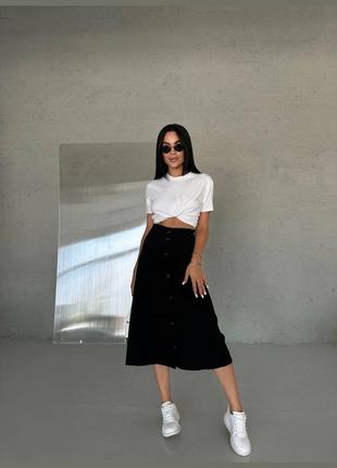 Женская юбка из вельвета на пуговицах