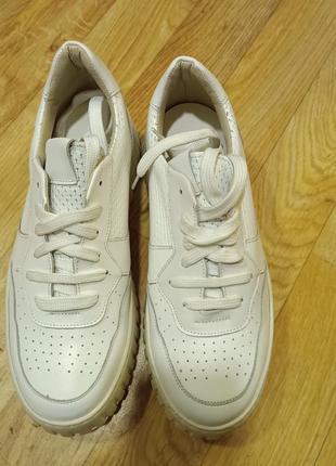 Кроссовки,кеды.