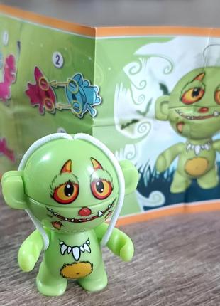 Киндер. twistheads 2015. spooky species 2.
головастик 2015 год.