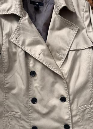 Тренч на весну в бежевом цвете