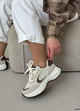 Кроссовки женские