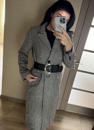 Стильное новое пальто в гусиную лапку