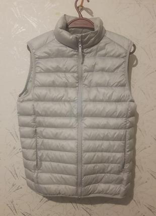 Жилет от uniqlo. размер s.