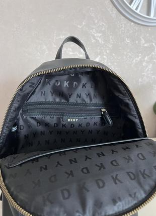 Рюкзак dkny женский цвет черный однотонный5 фото