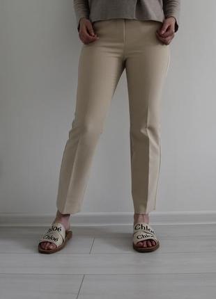 Красиві брюки із стрілками max mara пісочного кольору