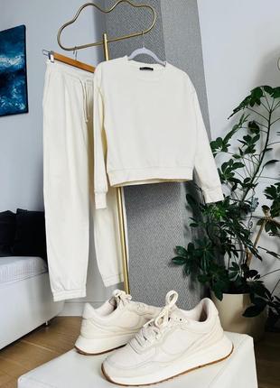 Кожаные кроссовки zara 37 и костюм zara s-m в подарок