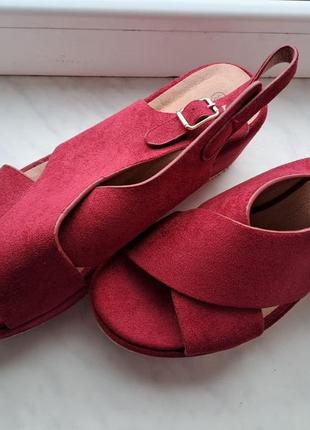 Босоніжки 38 розмір