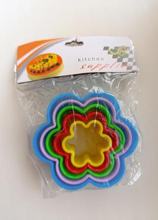 Набір формочок для печива пластикові фігурні 5 шт