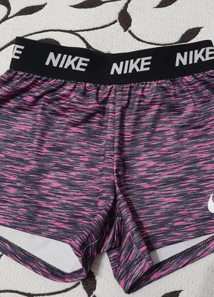 Шорти спортивні на дівчинку 4-5 років, фірми nike