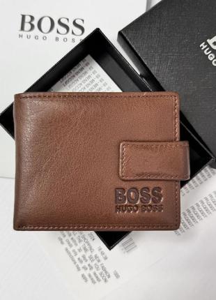 Мужской кошелек hugo boss коричневый на магните