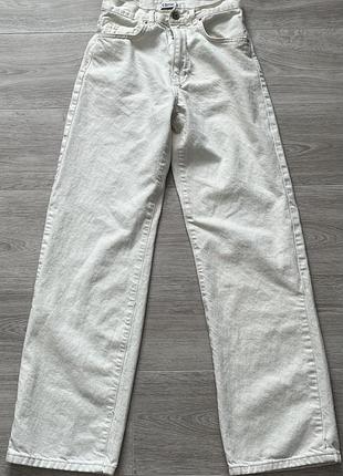 Женские джинсы