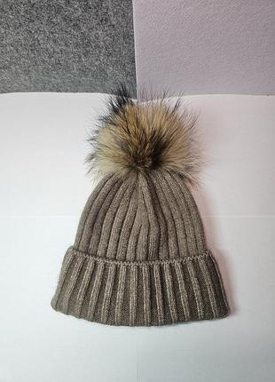 Шапка женская ангоровая с песцовым бубоном