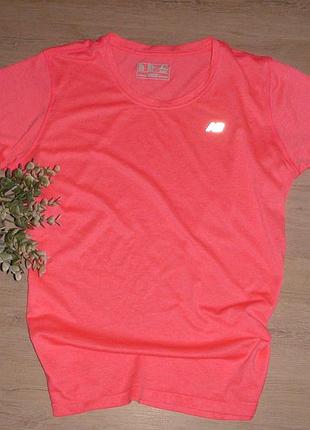 Спортивная футболка для тренировок new balance.