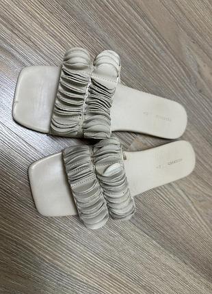 Шльопанці жіночі