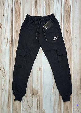 Штаны спортивные nike.