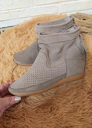 Женские ботинки-ботильоны