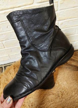 Жіночі черевики-ботіночки