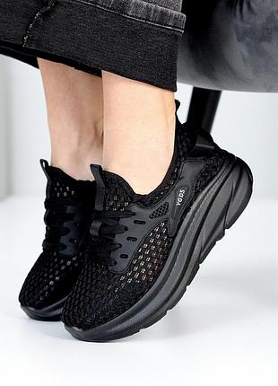 Кроссовки женские