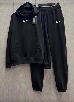 Чоловічий спортивний костюм на манжетах