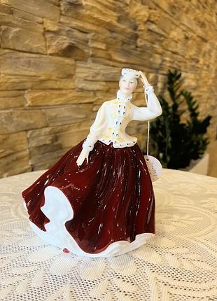 Порцелянова статуетка дівчина  royal doulton gail1 фото