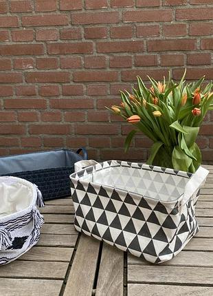 Текстильная черно-белая корзина для хранения