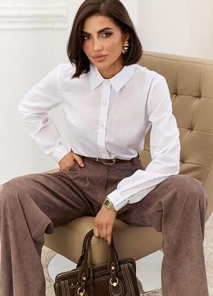 Белая классическая рубашка с воротником на пуговицах с длинными рукавами с манжетами