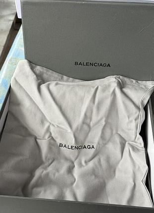 Большая коробка + пильник balenciaga.