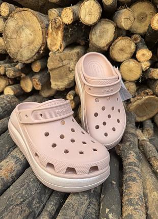 Женские кроксы краш в розовом цвете crocs classic crush2 фото