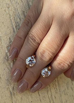 Серебряные серьги с кубическим цирконом и золотыми вставками