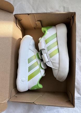 Кроссовки adidas