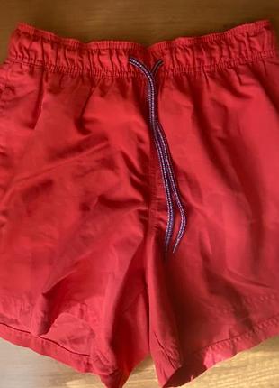 Красные пляжные шорты livergy