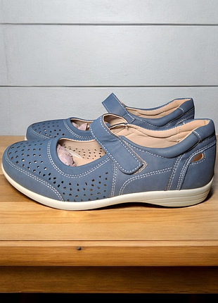 Новые женские туфли