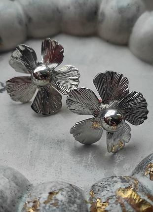 Красивые серьги цветы🌸 цвет серебро