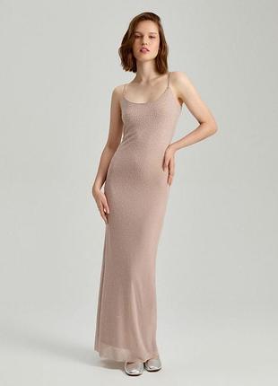 Женское платье с камнями