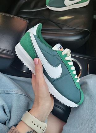 Розкішні жіночі та чоловічі кросівки nike cortez green white зелені