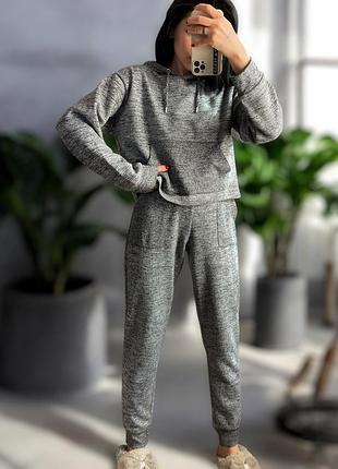 Стильний базовий сірий костюм primark